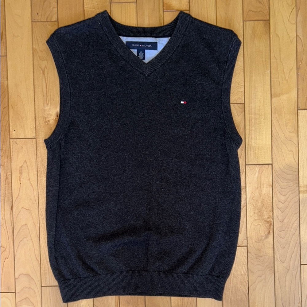 Tommy Hilfiger Men's Dark Gray Sweater Vest